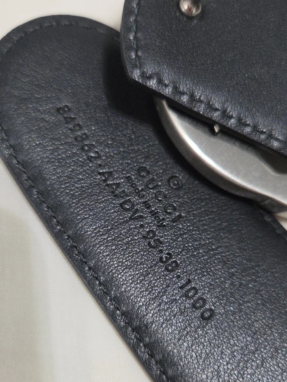 Gucci Reversible Black Leather Belt Brushed Silver GG Buckle 32/34